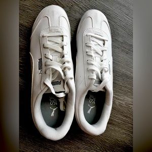 NEW- White - PUMA women sneakers